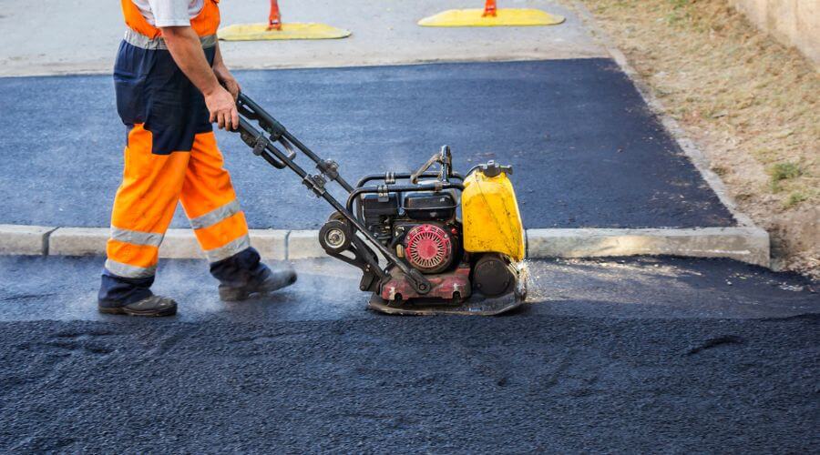 Professional gutter cleaning in Soulsbyville, CA